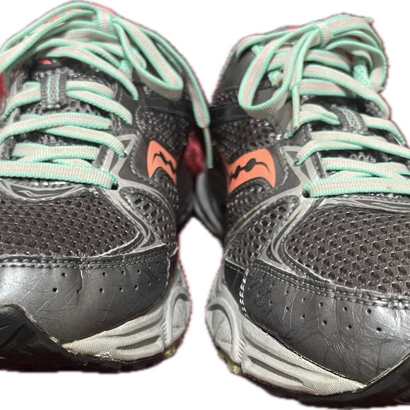 Saucony Women's Grey Running Shoes size 10 WIDE EUC - Picture 7 of 8